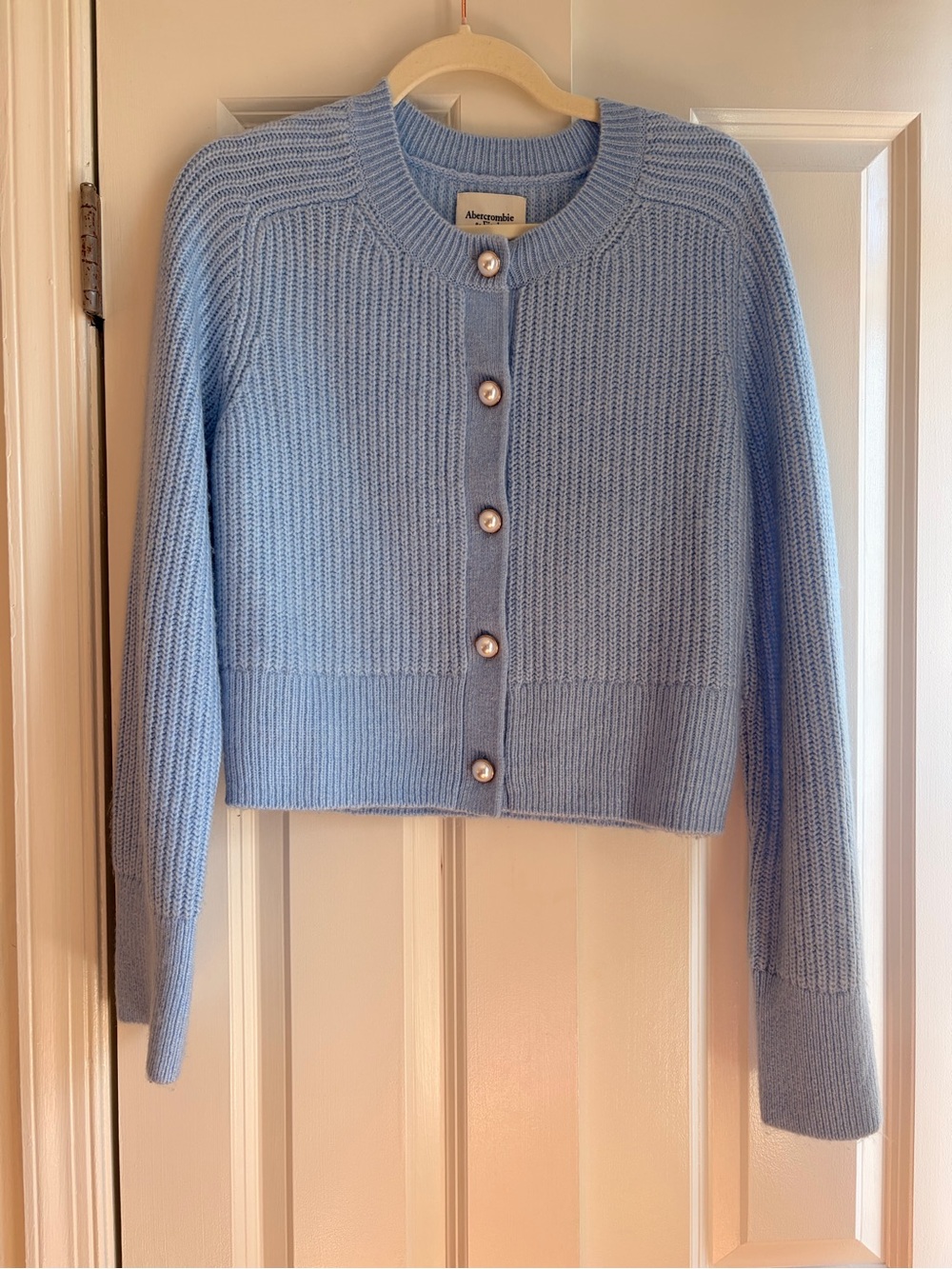 Abercrombie light baby blue chunky knit long sleeve cardigan sweater small